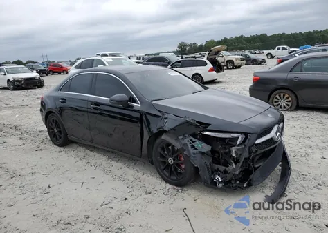 2019 Mercedes-Benz A 220 z USA, uszkodzony, nr VIN WDD3G4EB8KW026488